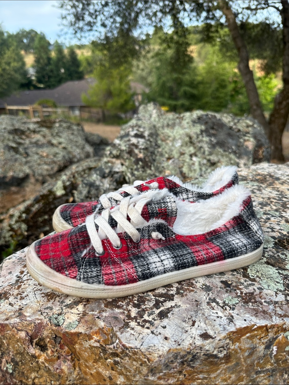 Plaid Faux-Fur Lined Casual Sneakers — Red, Black & White